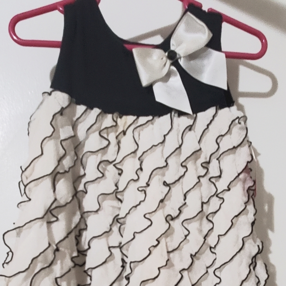 Black white ruffled sleeveless kids dress
